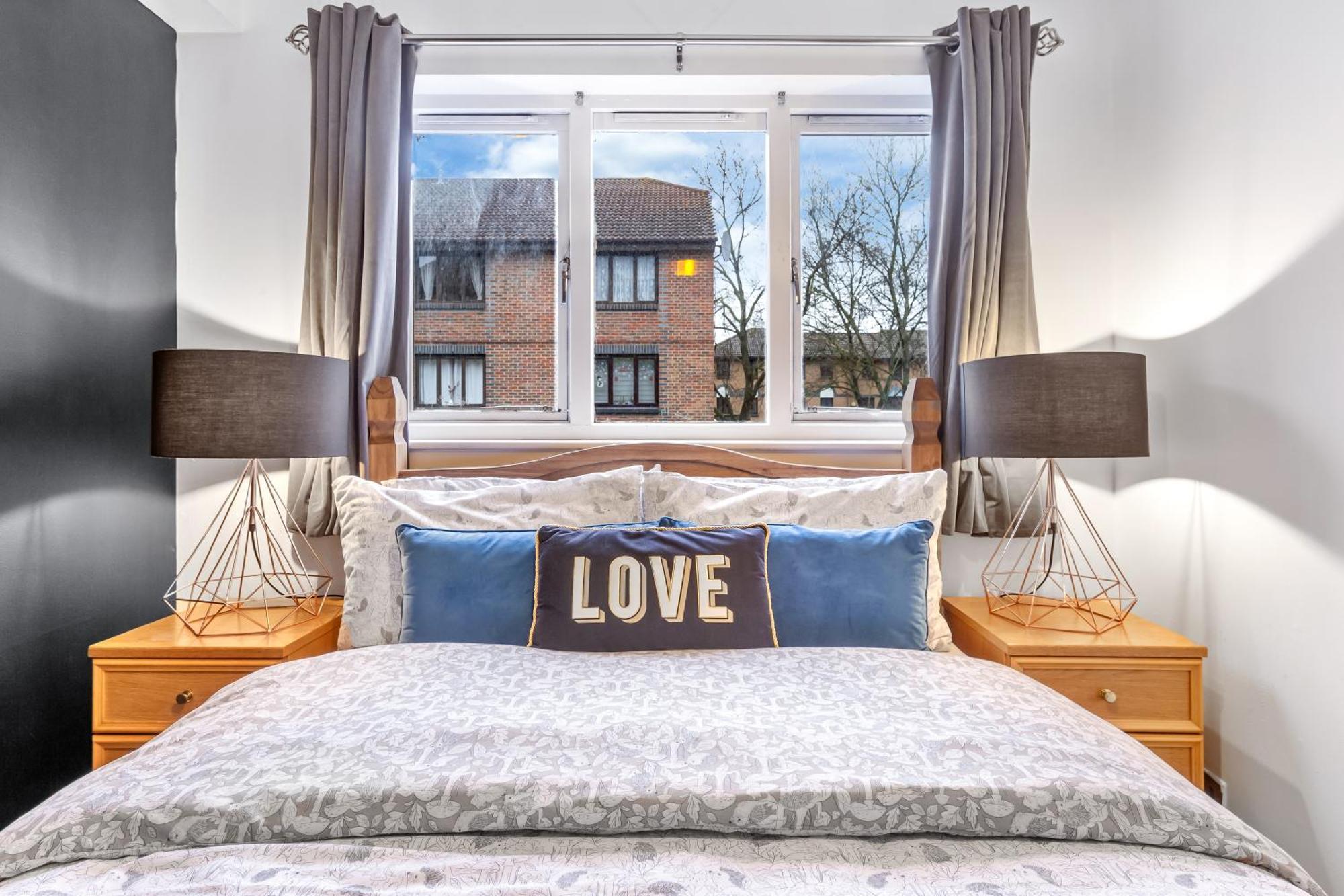 Quirky Canary 2Bed, Free Parking, Smart Tv & Games Londres Exterior foto